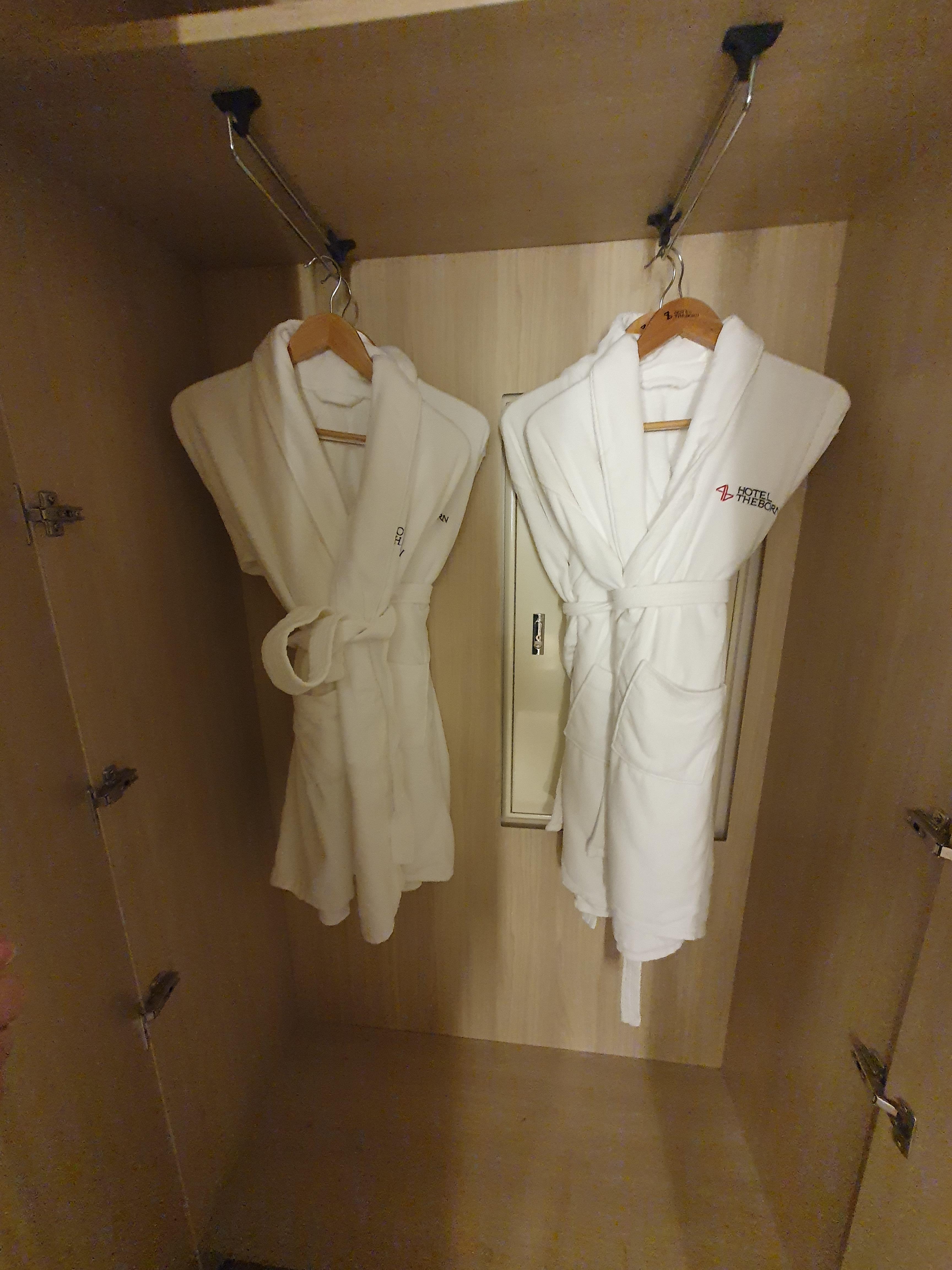 더본 호텔 목욕가운 사진