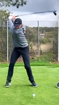 로리 맥일로이 선수 백스윙 탑