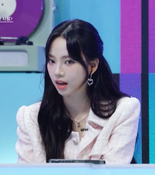 KBS 싱크로유 노래를 따라부르는 카리나