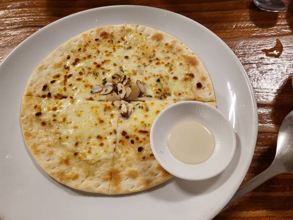 늘찬애-고르곤졸라피자