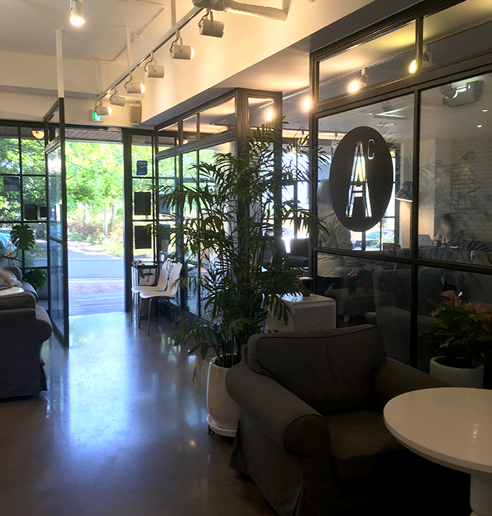 에이바우트-커피-내부1