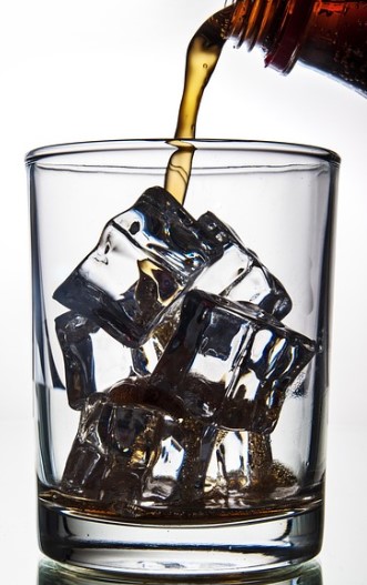 탄산음료의 숨은 위험&amp;#44; 액상과당이 건강을 해친다