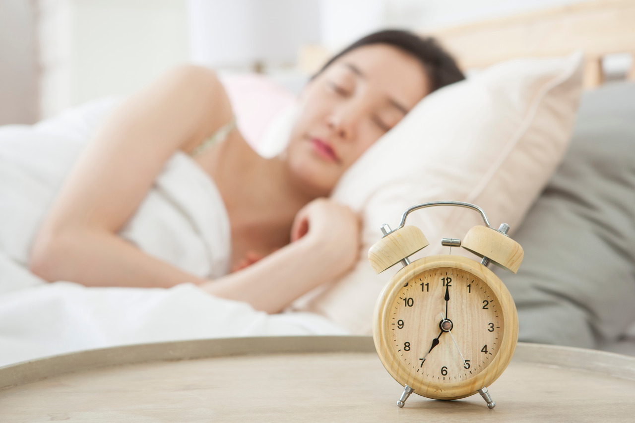 올바른 수면습관을 가진 중년여인