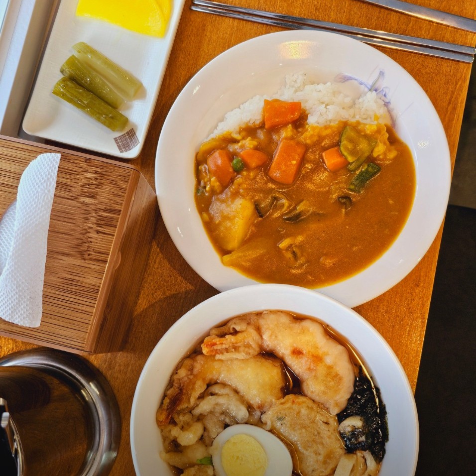 가락우동과 카레