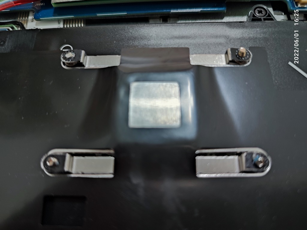 기존 써멀 닦아내는 중