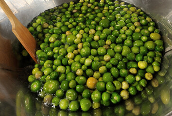 까마중 효능과 부작용&amp;#44; 안토시아닌이 풍부합니다. 그래서 효능이 매우 다양한데요. 까마중을 모르는 사람들도 많이 있습니다. 포도알처럼 생겼지만 까마중은 혈관부터 피부까지 효능이 매우 다양합니다. 블루베리보다 항산화 효능이 높은 까마중은 무엇일까요?