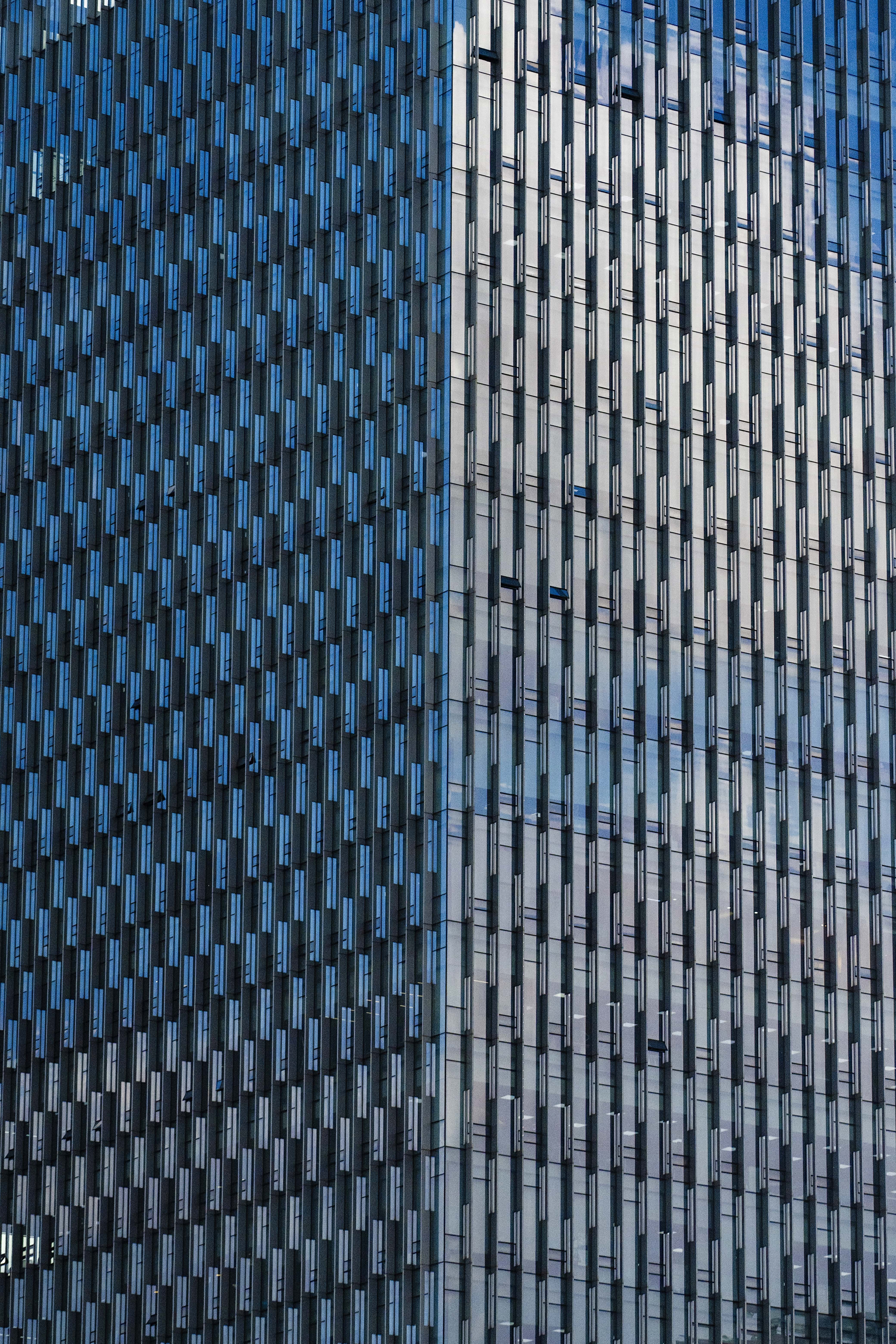 김중만, 유리 건물에 비친 하늘