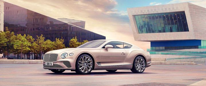 벤틀리-컨티넨탈-GT-뮬리너-Bentley_Mulliner_White_Sand_Front_3QTR_02 1920x805