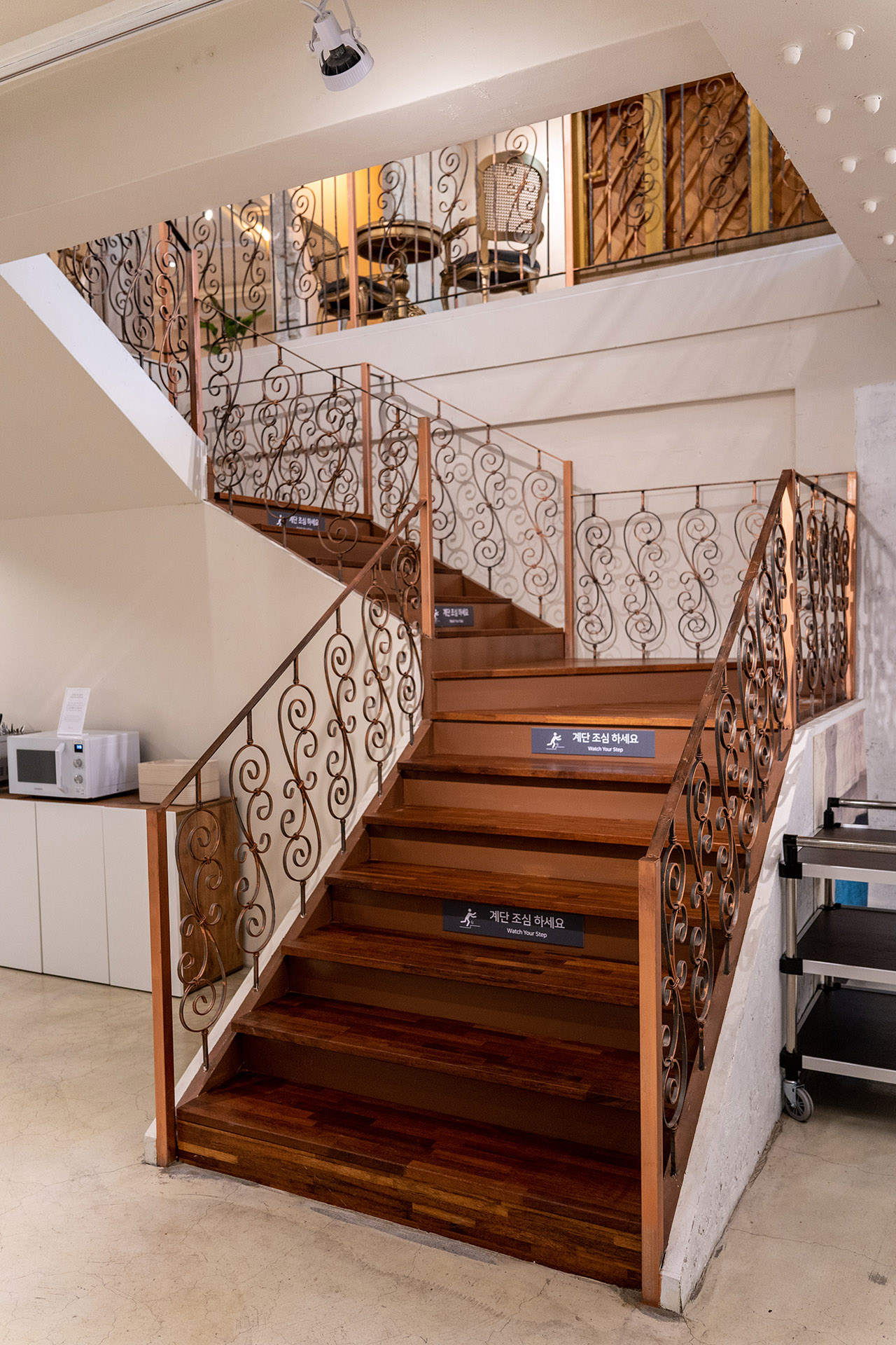 3층으로 가는 계단