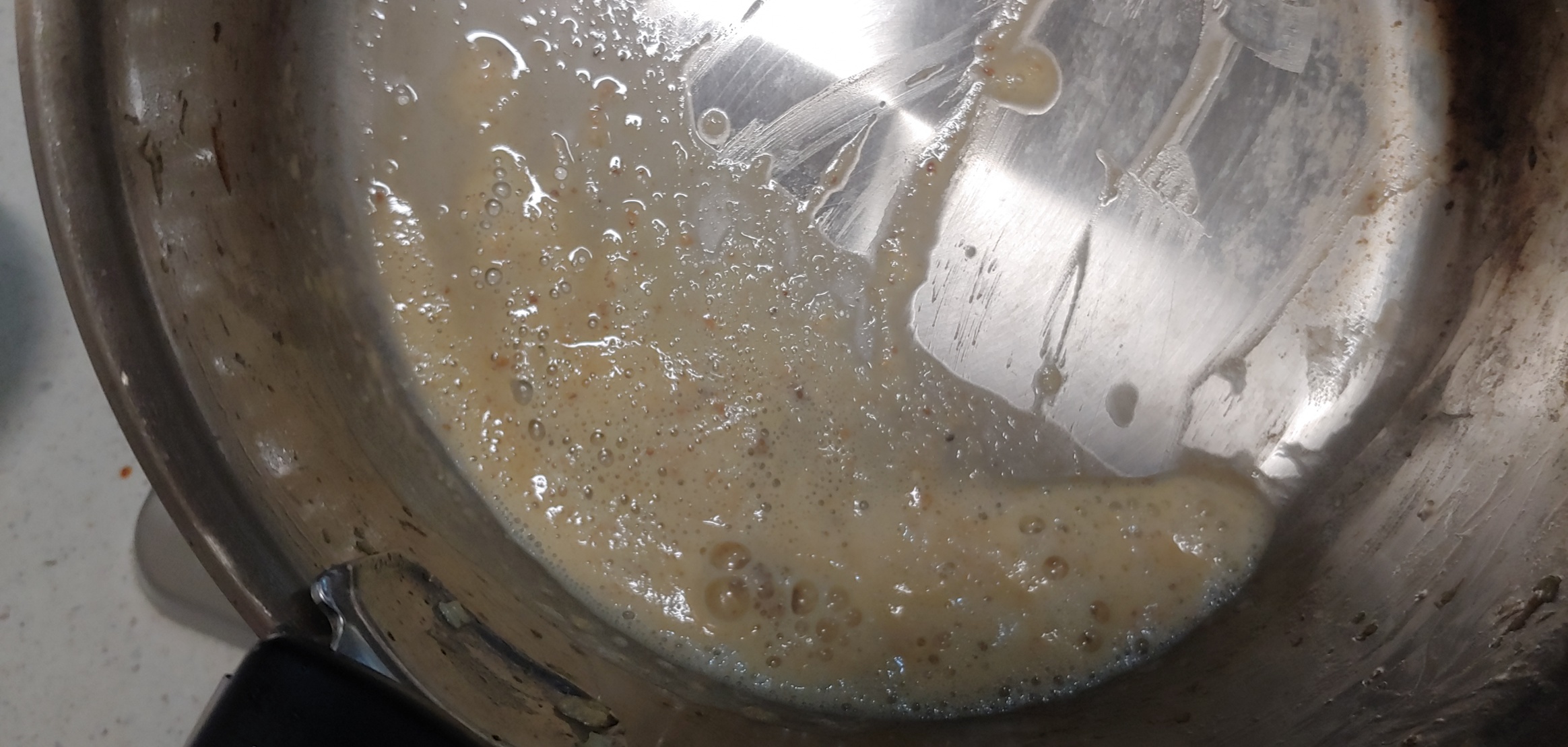 루는 다른 레시피에도 많이 만들어봤습니다만, 약불에서 계속 저어주시며 끈기있게 만드시는게 가장 완성도가 높습니다.