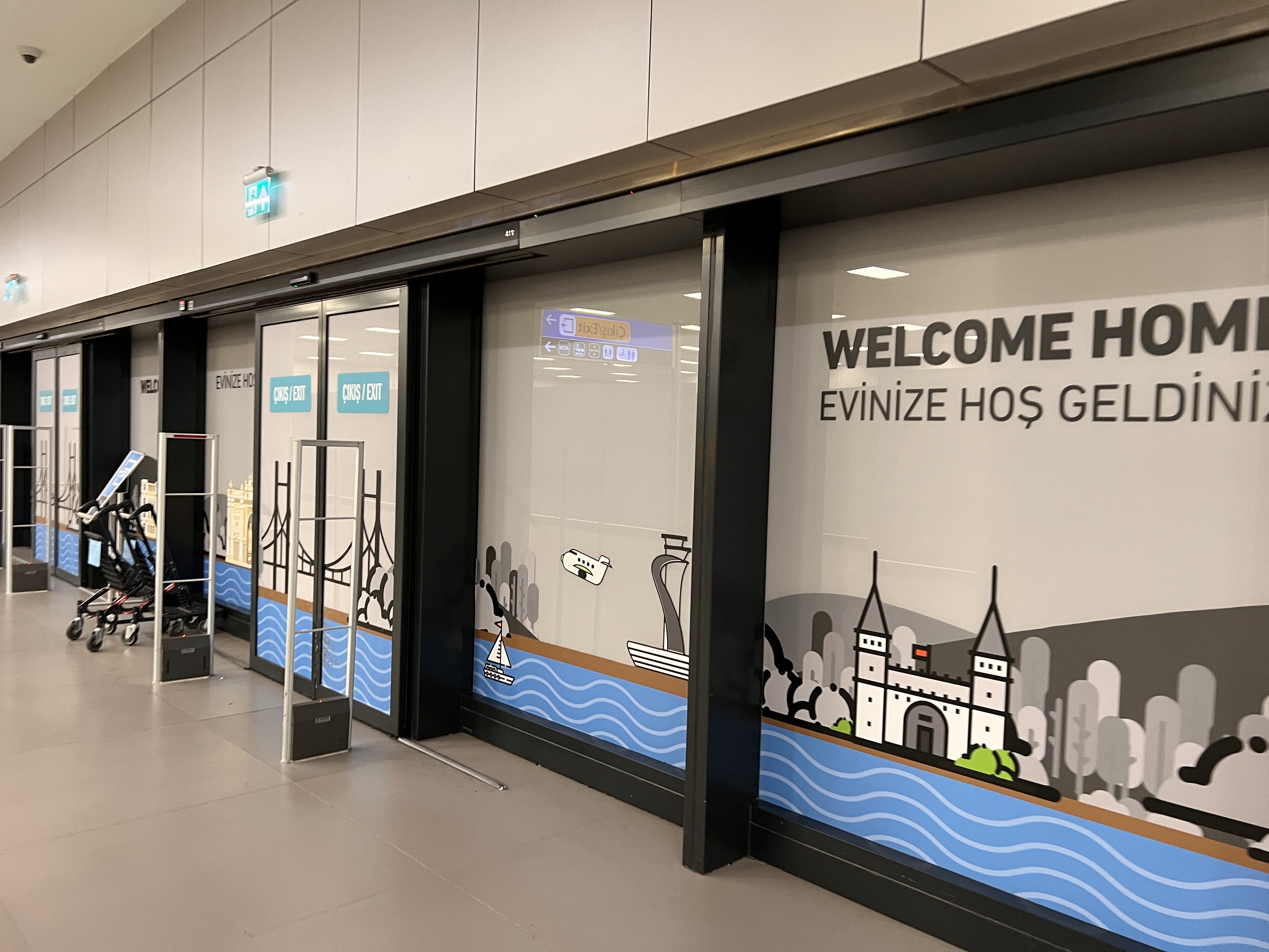 이스탄불 공항 입국장 출구