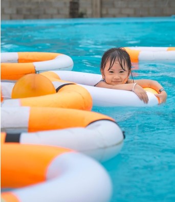 &amp;quot;물놀이 후 귀 통증&amp;#44; 방치하면 중이염까지&hellip; 부모가 알아야 할 귀 건강 수칙&amp;quot;