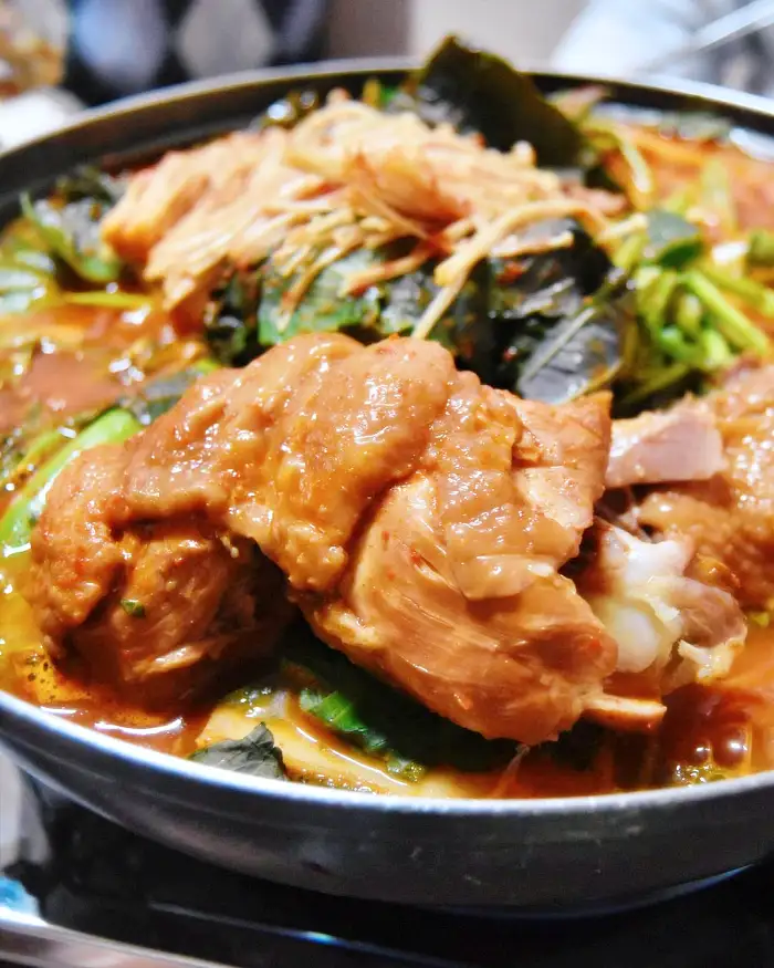식객 허영만 백반기행 가평 남이섬 30년 전통 노포 토종닭볶음탕 토종닭 백숙 맛집