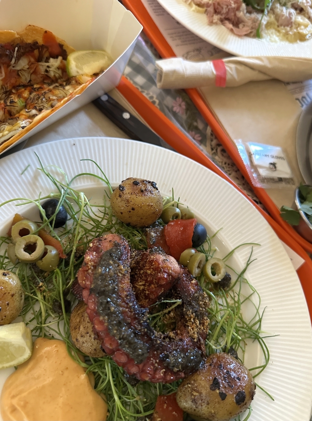 때깔로무역 앤초비뽈뽀샐러드