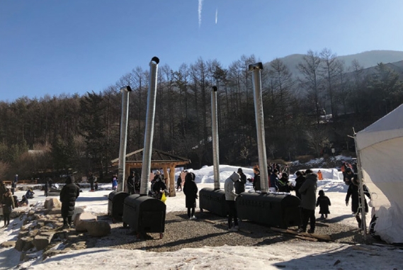 태백산 눈축제 야외 난로와 먹거리