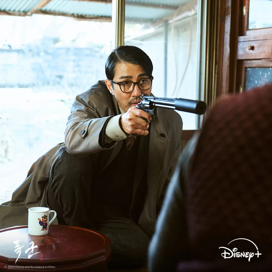 임상 (차승원) : 전직 암살요원