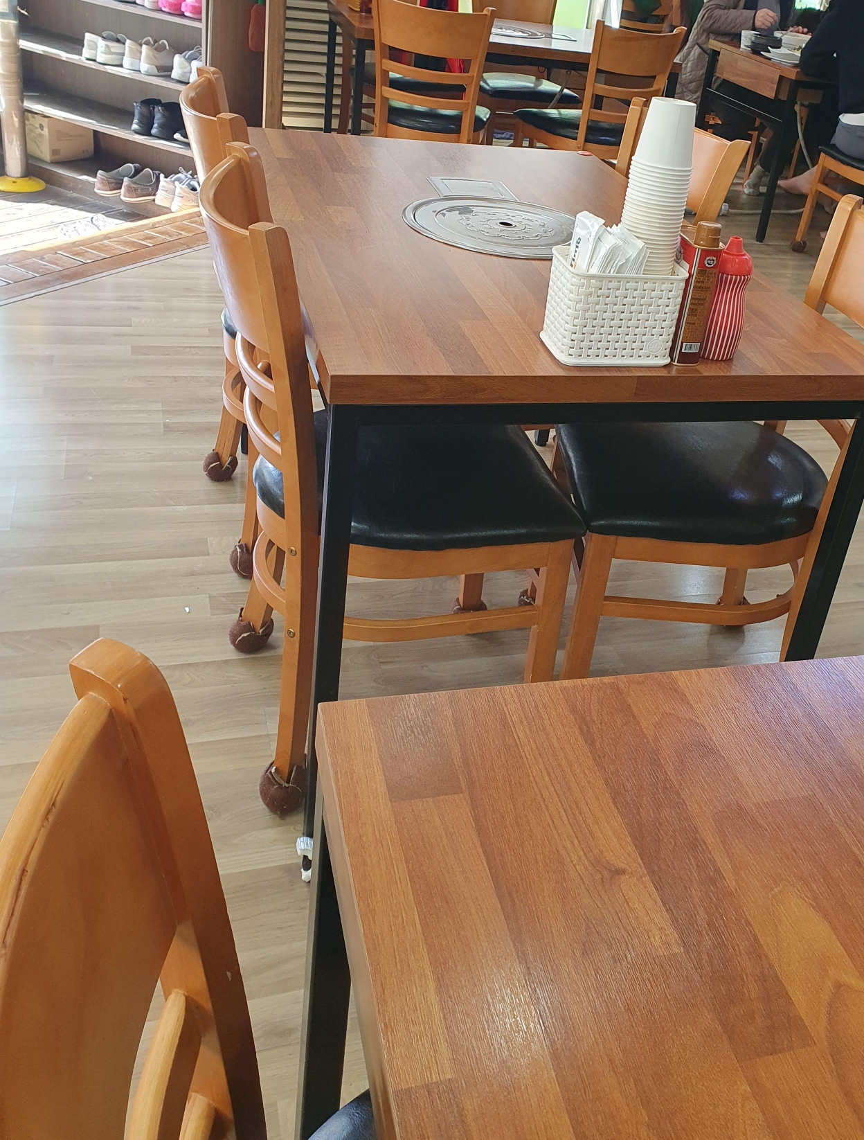 원내동 착한보리밥 테이블사진