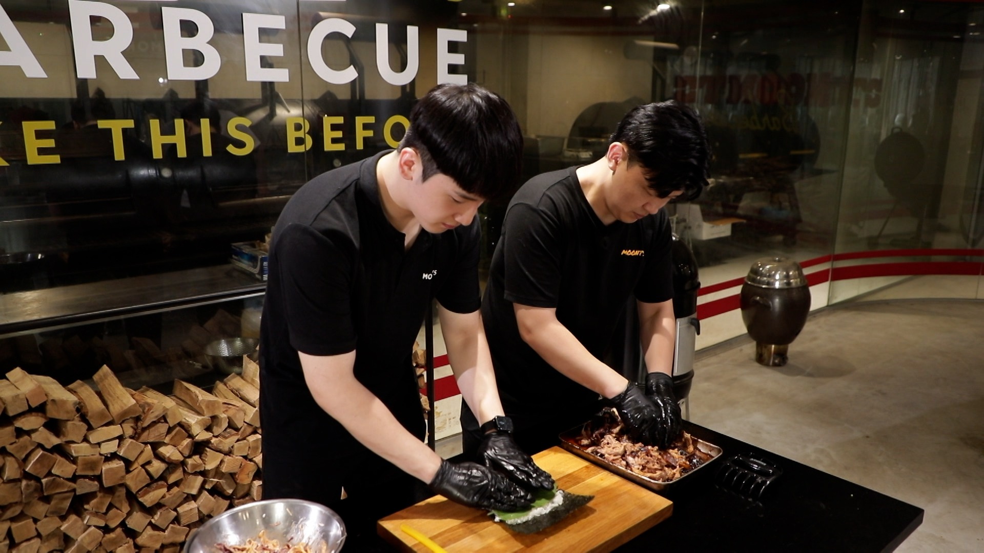 성수동 성수역 맛집 참나무 장작 철제 훈연 바베큐 기계 브리스킷, 립, 김치 삼겹살 바비큐 풀드포크 김밥