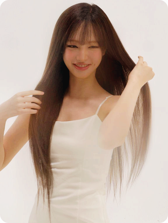 아이브 리즈의 화이트 드레스룩 [사진=리즈 인스타그램]