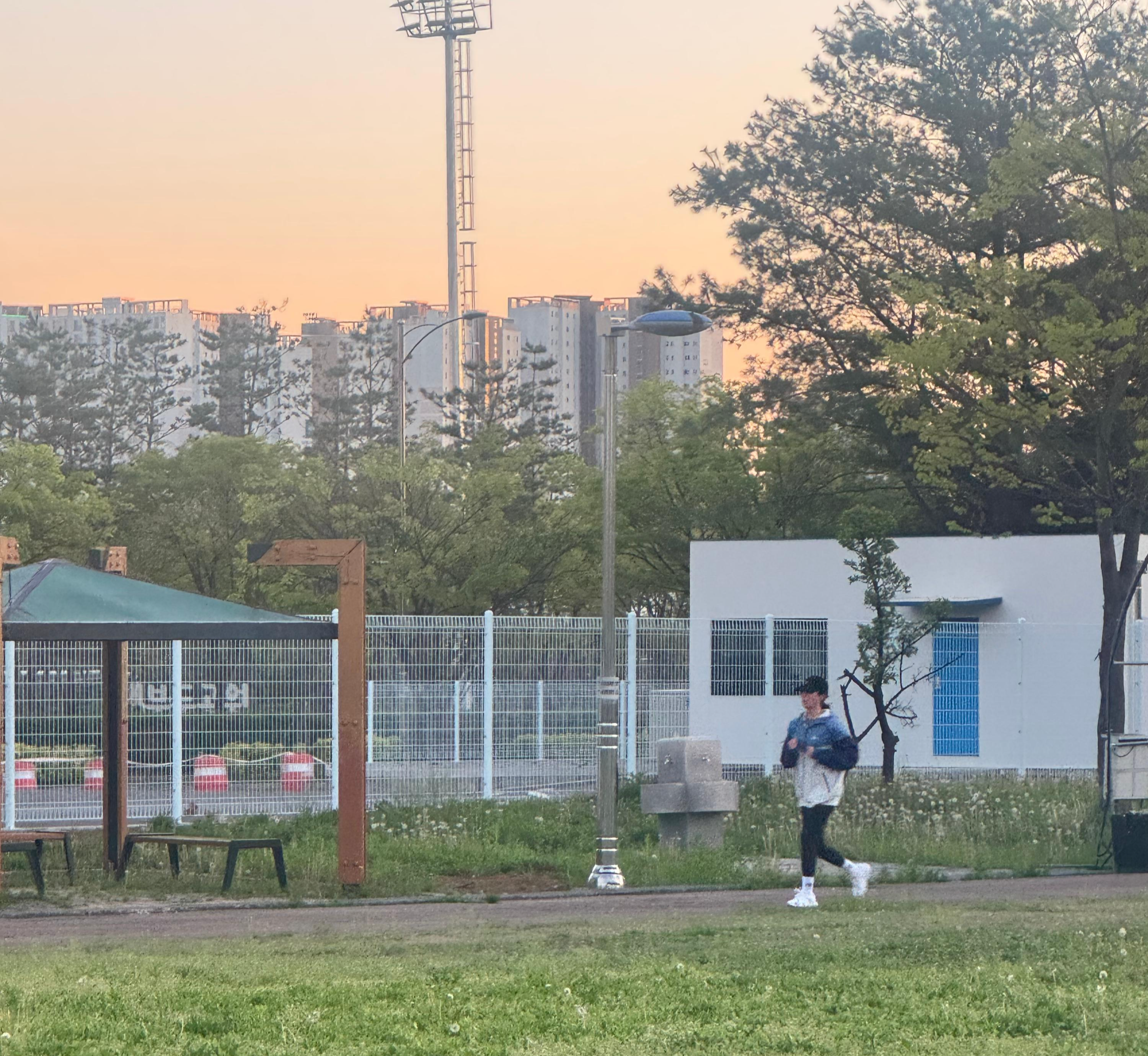 슬로우조깅하고 있는 여자(본인)