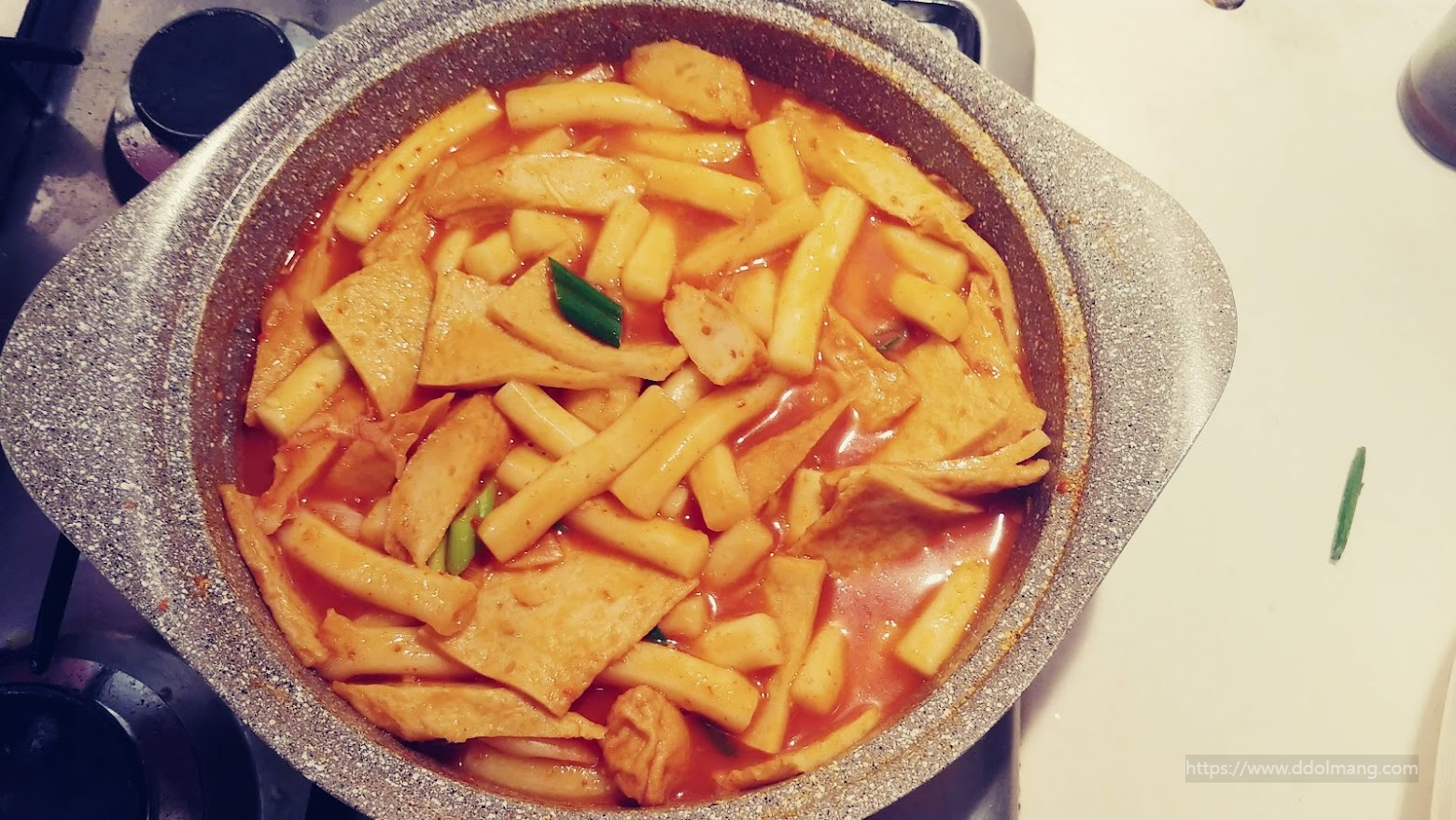 밀떡으로 만든 떡볶이