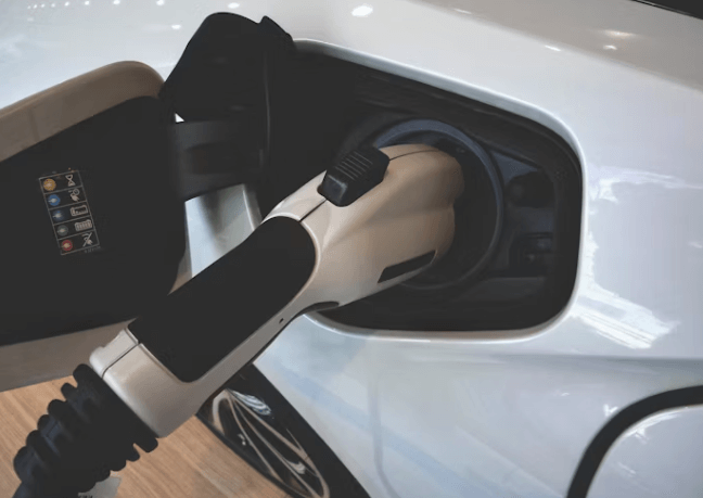 리튬 가격 반등과 이차전지 ETF 강세: 지금 주목할 기회!