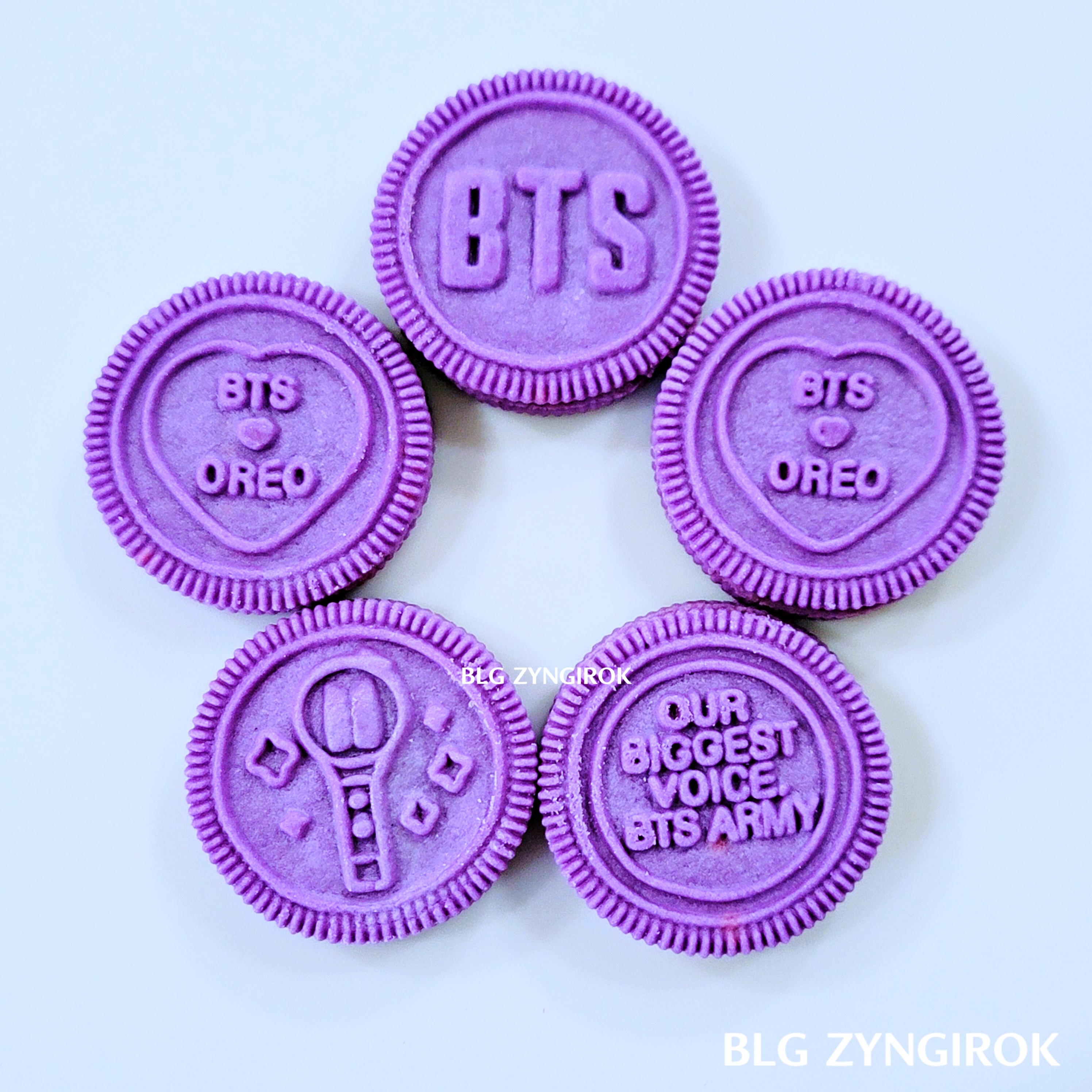 오레오 BTS 에디션 과자 앞면 모습이다.