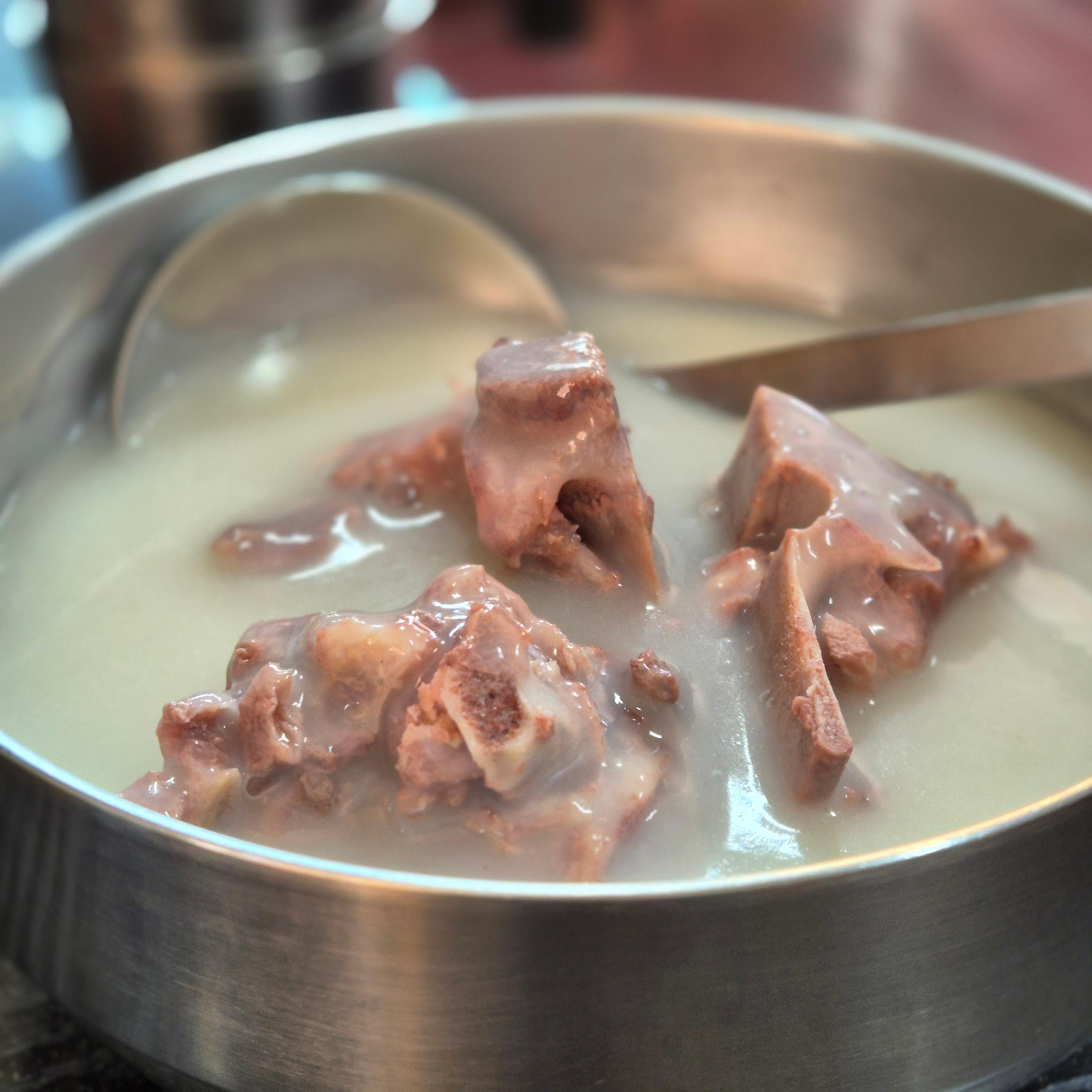 제주 화성식당 접짝뼈국