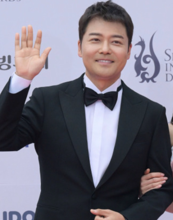 전현무 프로필 예능 아나운서 세상에 이런일이 방송 프로그램 나이