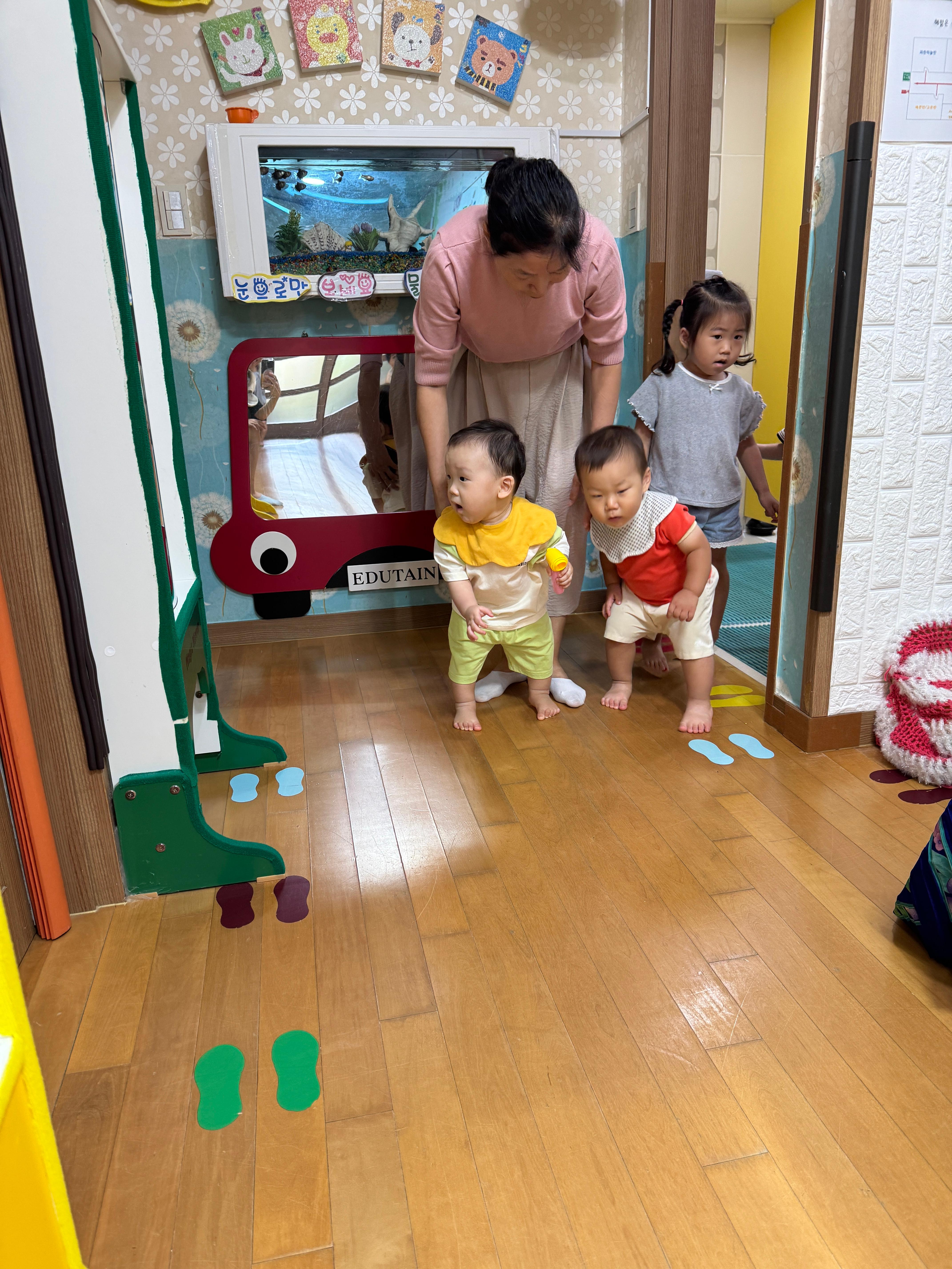 어린이집 화장실이 궁금했던 찬솔이와 친구