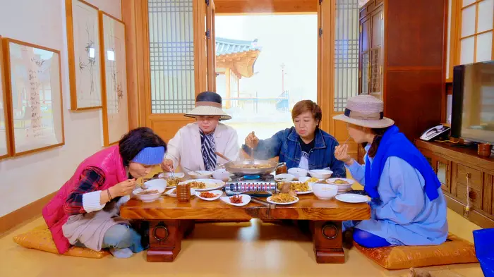 박원숙의 같이삽시다 옥천 혜은이가 준비한 암투병 이경진 위한 특별한 송고버섯 한상 송고버섯탕수, 송고버섯전골 건강 밥상 맛집