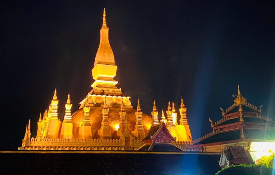 탓 루앙 사원(황금사원)