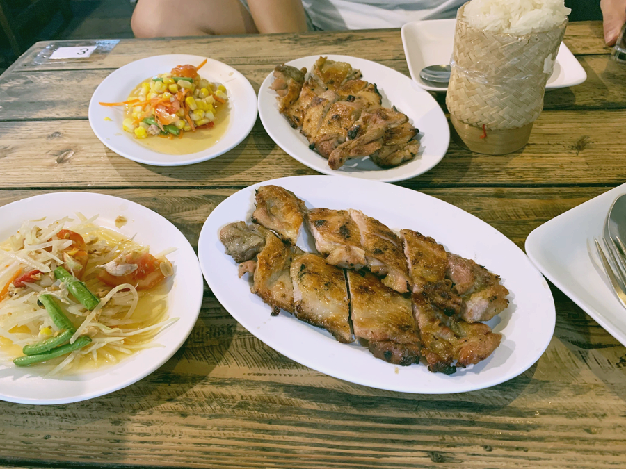 치앙마이 치킨 맛집 추천 님만 로컬 맛집 까이앙청더이 vs 위치안부리 비교 리뷰
