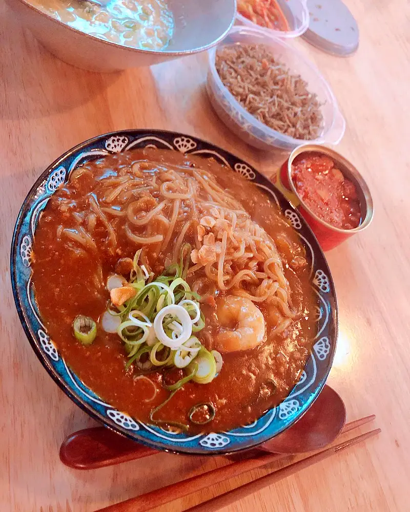 강릉에서 맛보는 카레와 쫄면이 만나면 쫄깃 쫄카레, 간장 튀김 떡볶이, 달걀 카츠 샌드 맛집 추천 생방송투데이 리얼맛집 오늘방송 먹킷리스트