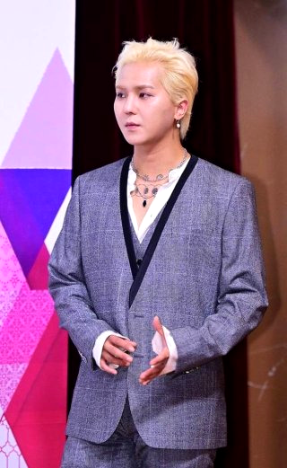 송민호 부실 복무 인정 재입대 징역 정리