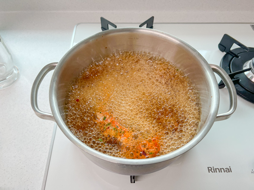 끓고 있는 라면 국물