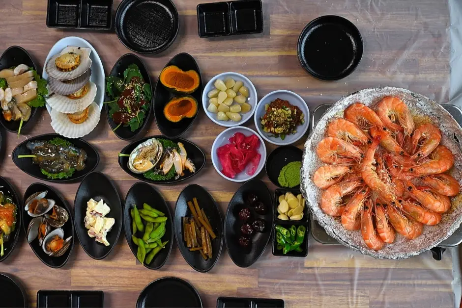 대하 찜 한상 차림