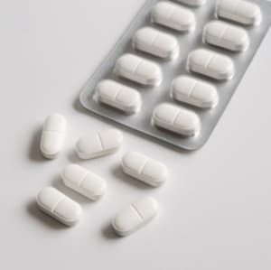 갑상선 기능 저하증 - 약물 영향