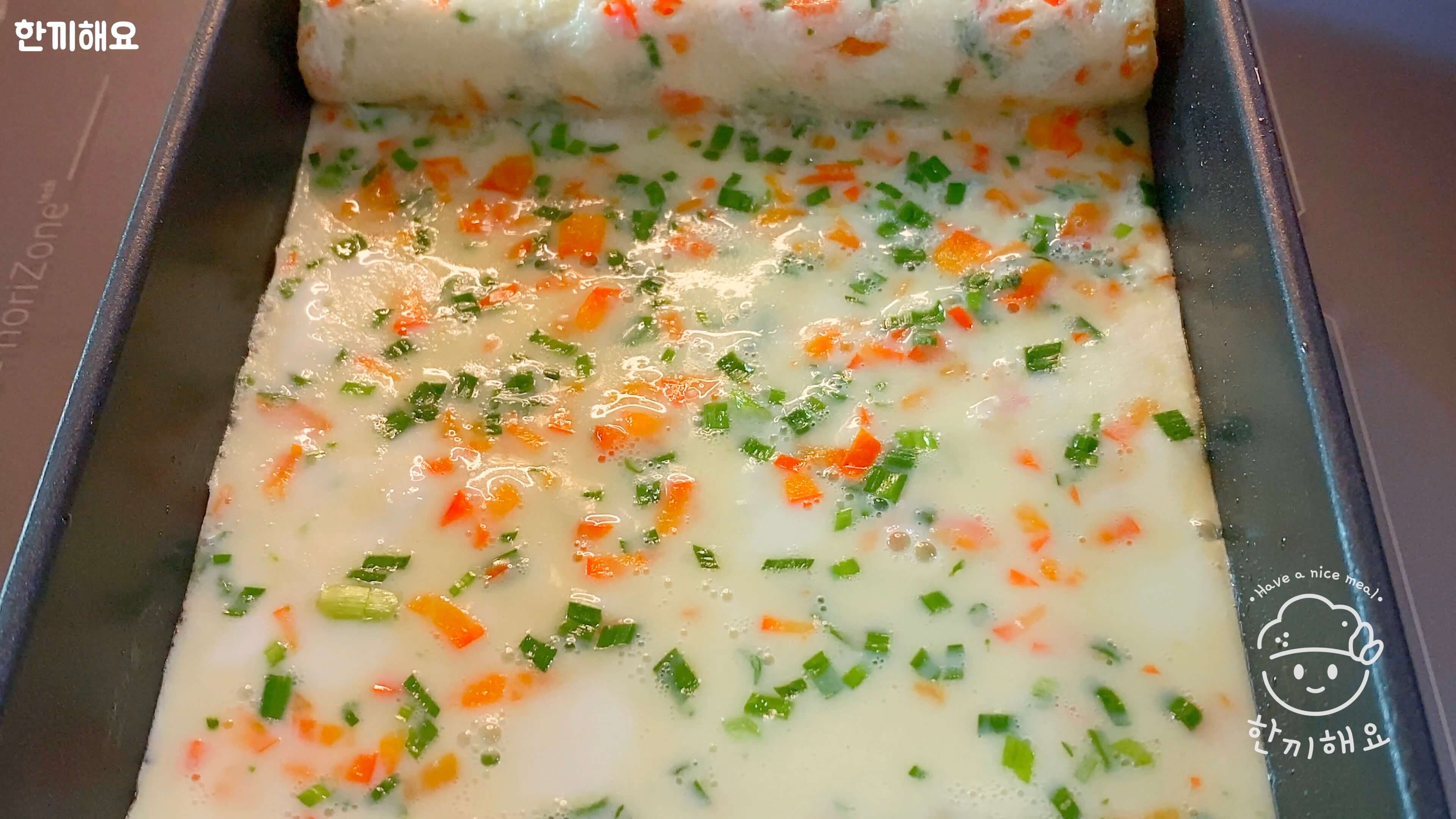 흰자 마는 사진