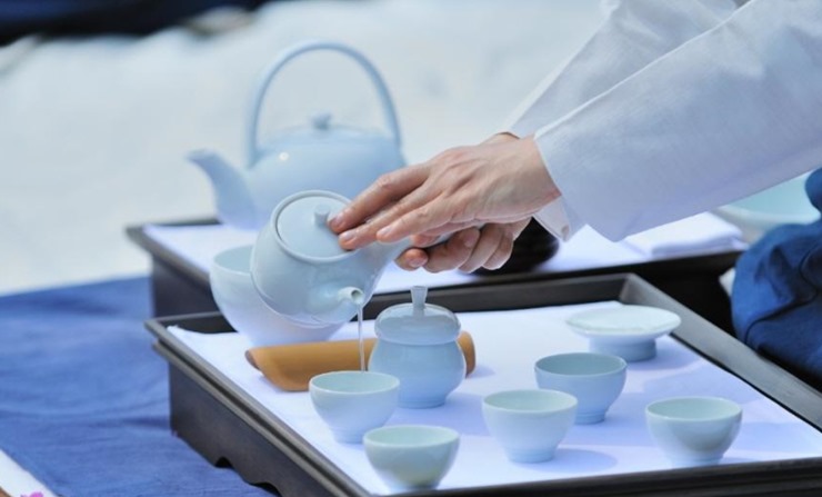 차-따르기
