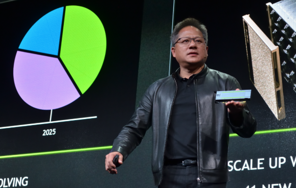 AI 주식 중 가장 큰 기업인 엔비디아 CEO인 젠슨 황 사진