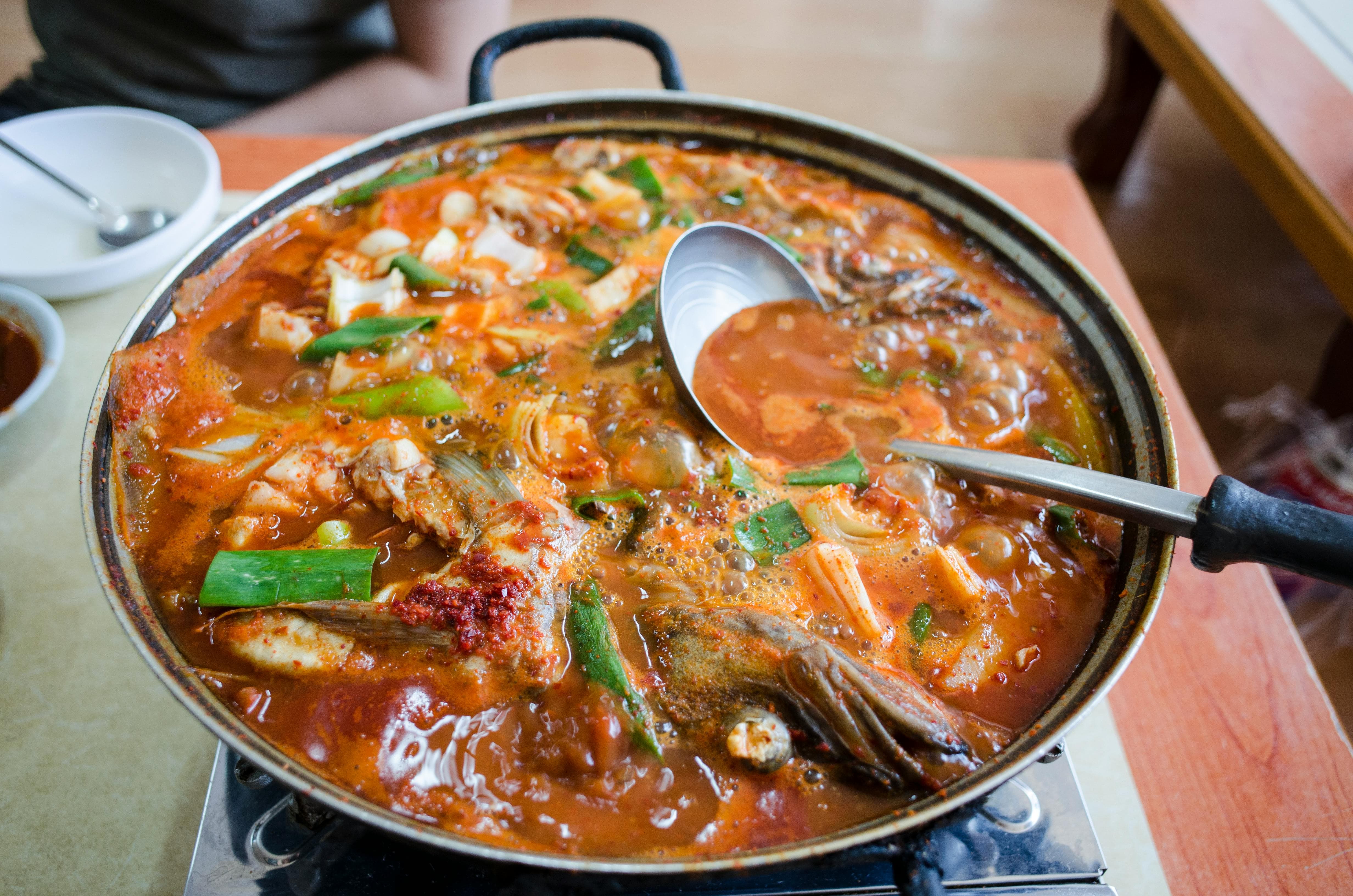 물 넣고 끓이기