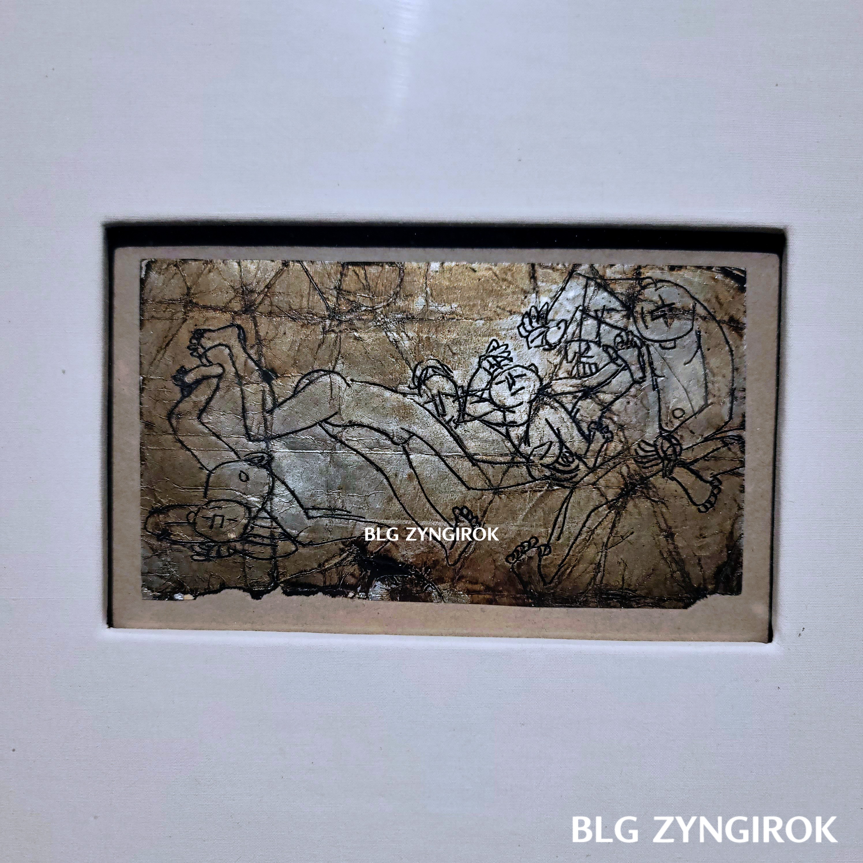 쓰다 이중섭 - 은지화 모습이다. 비교적 온전한 종이 형태를 갖추고 있다.