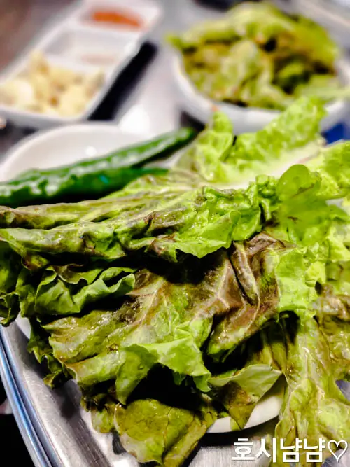 하남 마포소금구이 기본찬 신선한 상추 채소
