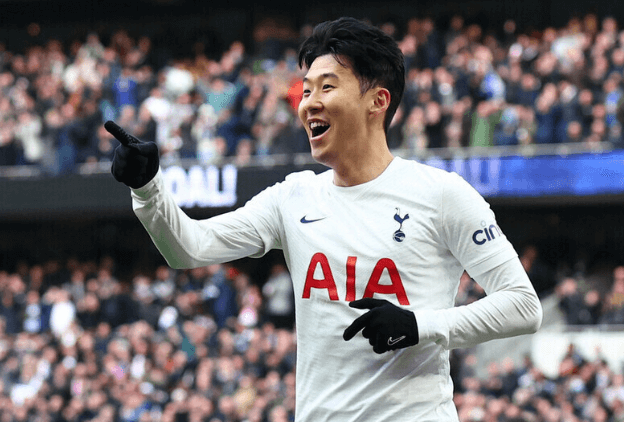 쿠팡 플레이 축구 관련 사진입니다.