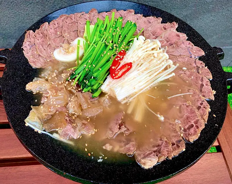 줄서는식당 압력솥 닭볶음탕 통삼겹김치찜 소고기타다끼 청어알두부쌈 홍대 상수 합정 술집 맛집 추천 소개