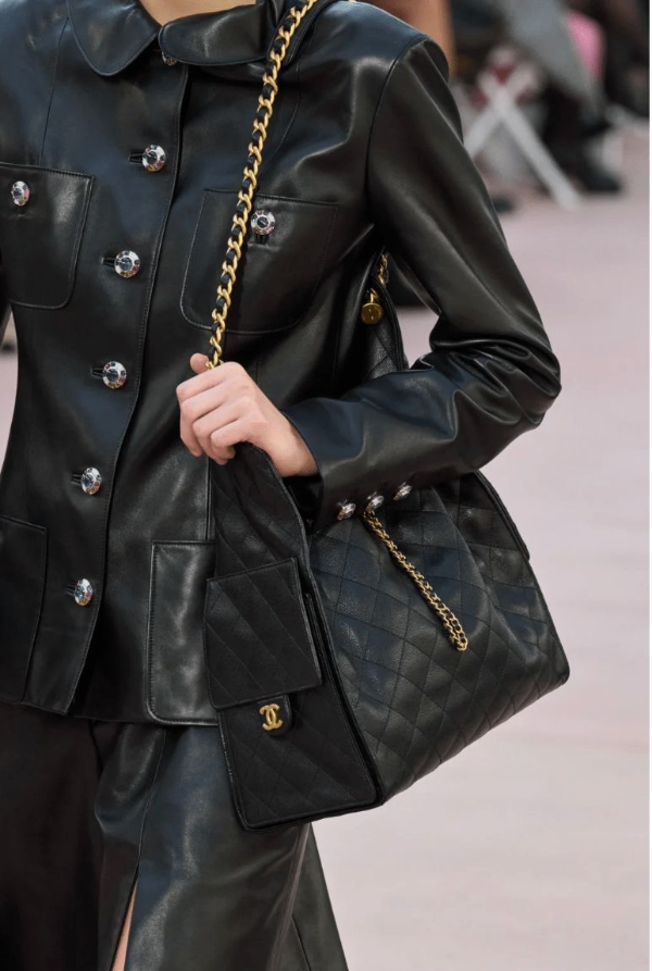 예물 가방 추천 샤넬 25백이 부부 금슬과 합(合)에 미치는 영향