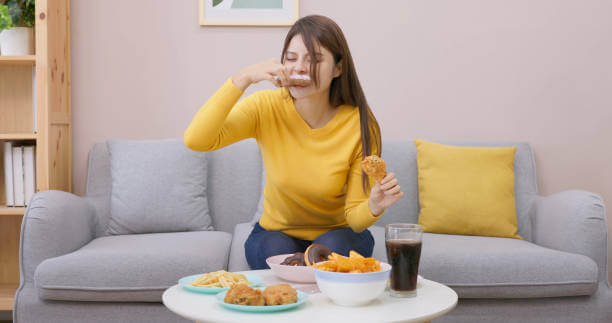 혈당 스파이크 증상과 높아지는 이유를 알아봤습니다. 우리나라 중년이면 누구나 걸릴 수 있는 질병 중 가장 많은 질병이 당뇨입니다. 이제는 젊은 층에서도 당뇨가 나타나고 있습니다. 어떤 증상들이 있는지 숙지하시기 바랍니다.