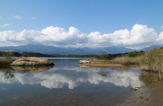 호수 위에 풍경 사진