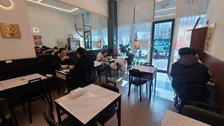 핵밥-인천-구월점-내부-2